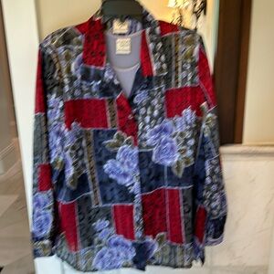 Women’s blouse with under tank top